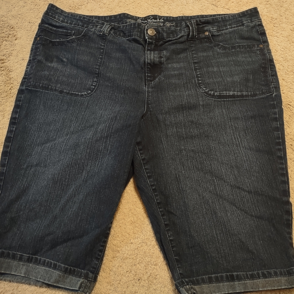 Gloria Vanderbilt Bermuda Shorts 22